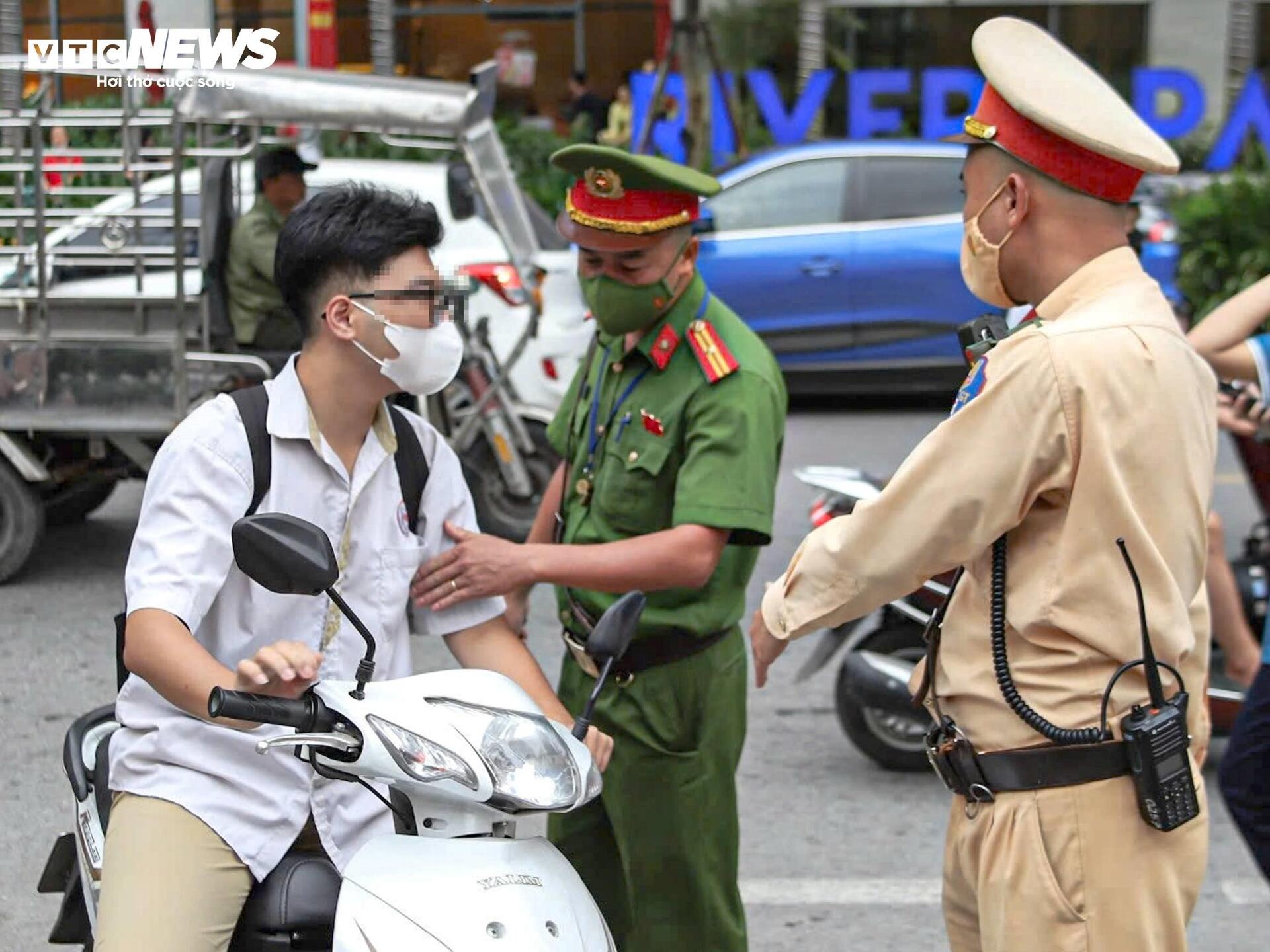 hoc sinh khong doi mu anh 2