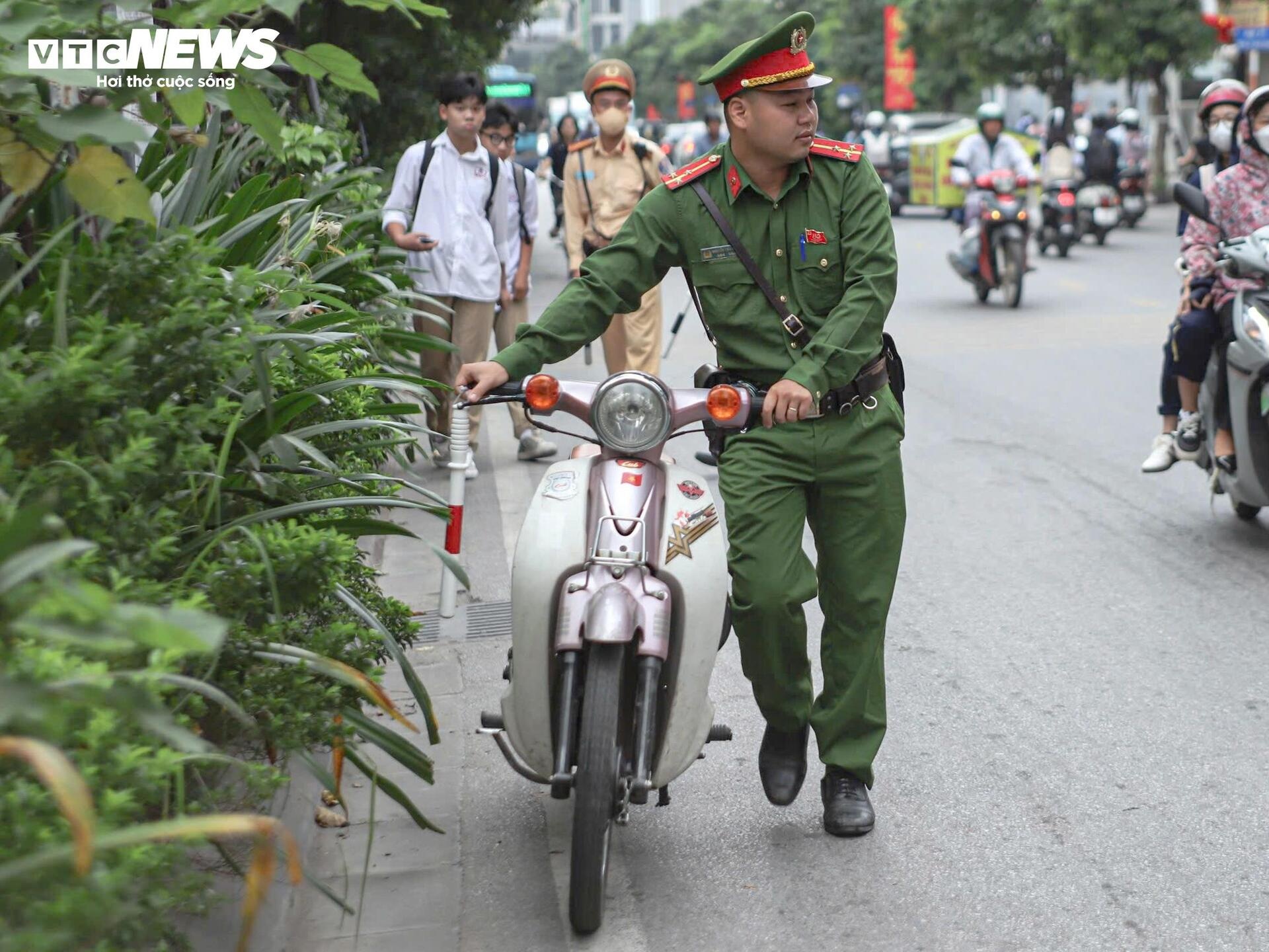 hoc sinh khong doi mu anh 6