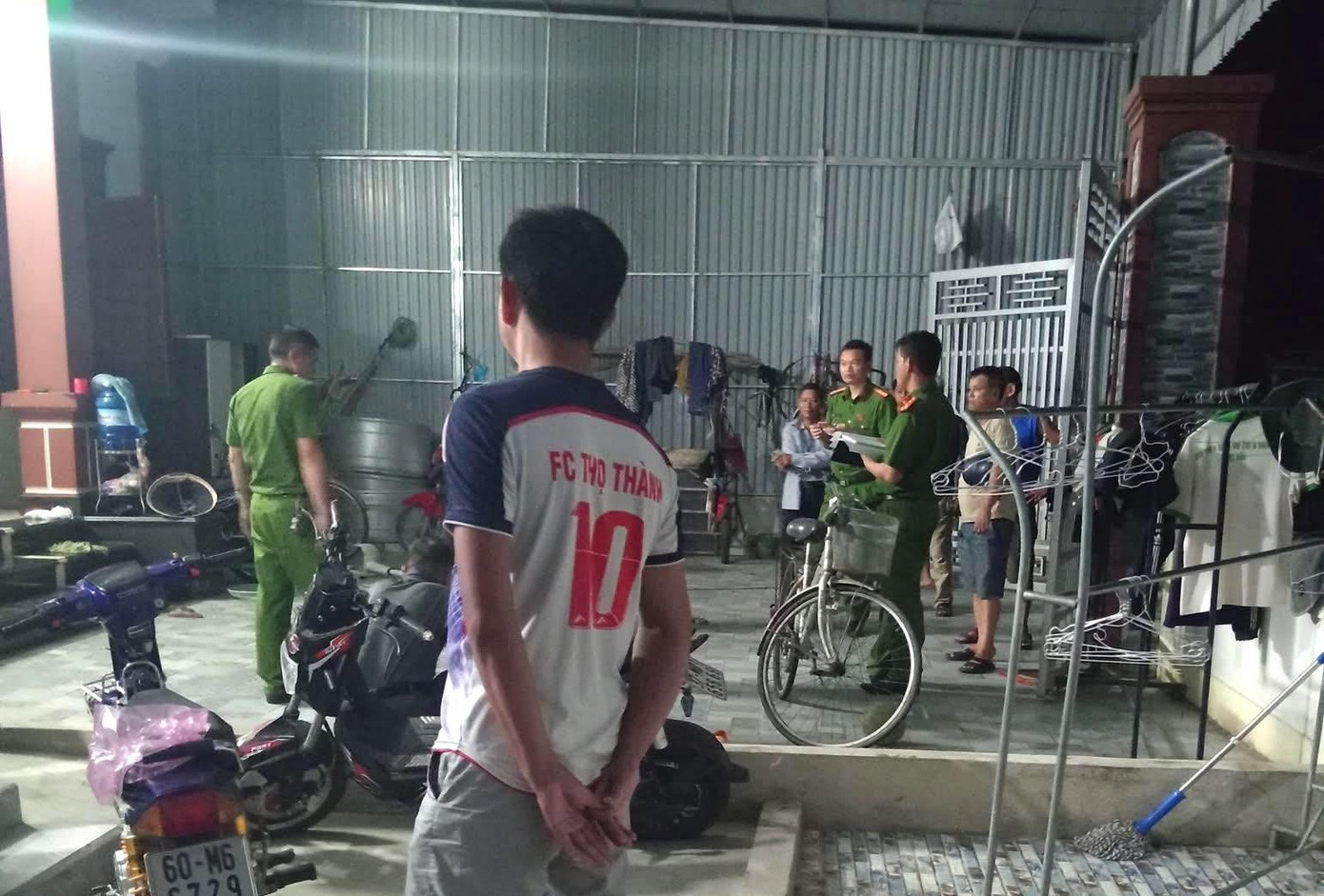 Bi danh toi tap anh 2