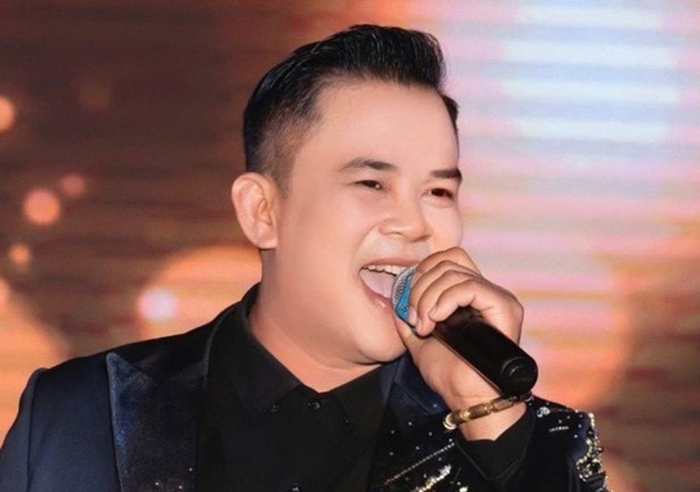 Lua 7 ty,  Tien chay an,  Le Quoc Khang,  Nha thuoc My Chau,  Le Thi My Chau anh 3