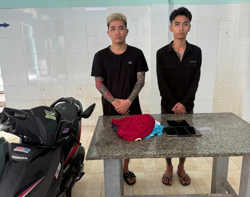 TikToker,  Thuan khung bao doi,  Minh bao doi,  yeu em anh 1