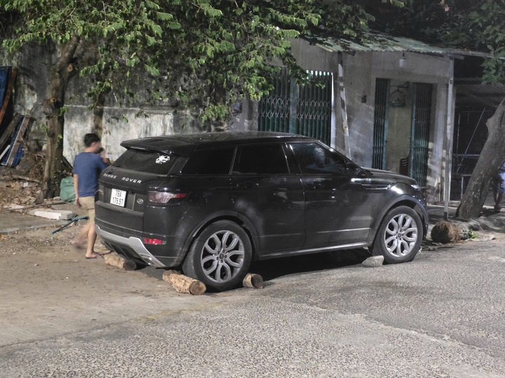 tai xe,  lai xe Range Rover anh 2