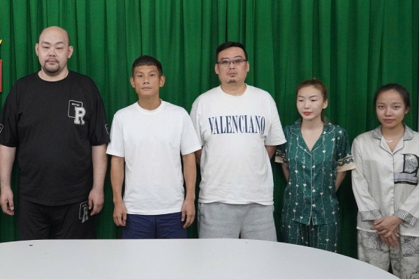 Bat nhom nguoi nuoc ngoai dieu hanh nha hang chua mai dam o TP.HCM hinh anh