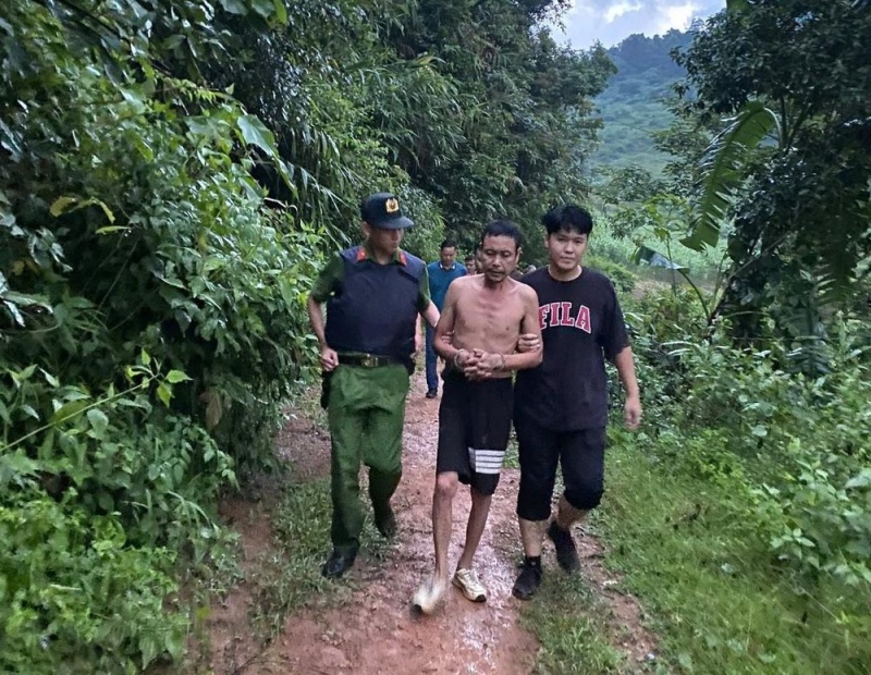 Khoi to doi tuong,  siet co cu ba anh 2