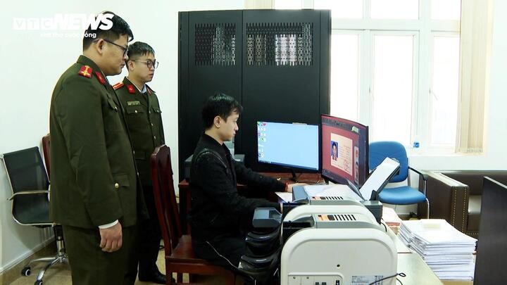 Pha duong day,  Lam gia giay to,  ViettelPost,  VNPost anh 1