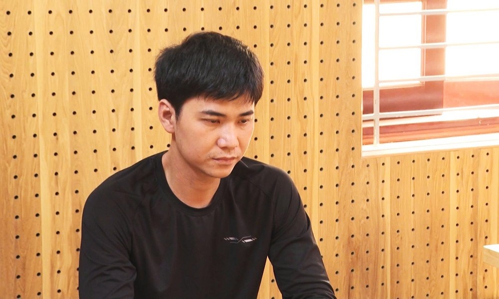 33 khau sung,  hang nghin vien dan anh 1