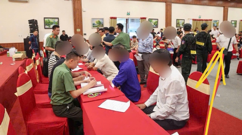 Chieu tro loi keo hang nghin nguoi tham gia duong day da cap, tien ao hinh anh