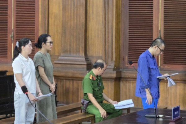 Cuu nhan vien ngan hang sap bay app 'Pho Den Do' hinh anh