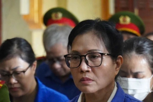 Chu toa truy van cuu Giam doc SJC ve viec su dung so vang chiem doat hinh anh