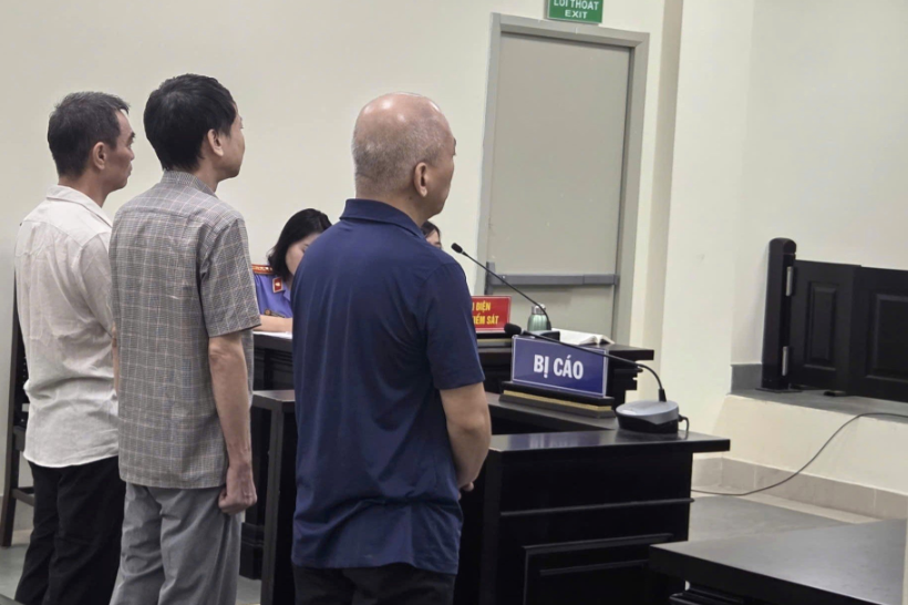 Nam ca si,  Linh 13 nam tu,  Lua tien chay an,  Ngo Tien Hung anh 1