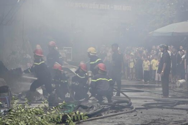 Chay lon tai Bac Ninh, nhieu tai san bi thieu rui hinh anh