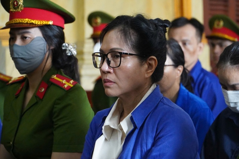 Tong giam doc SJC,  SJC mien Trung,  Le Thuy Hang anh 1