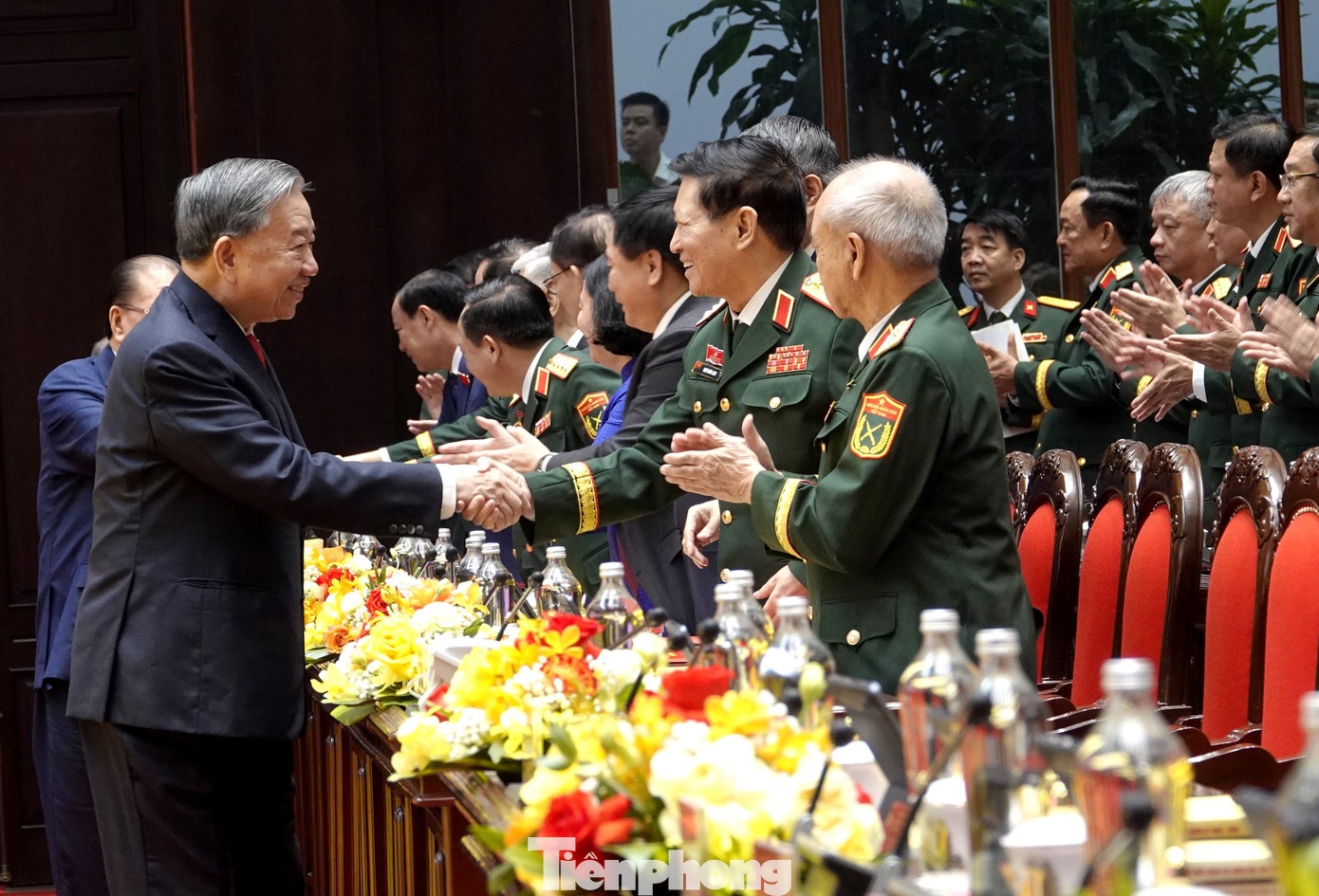 Dang bo Quan doi anh 4