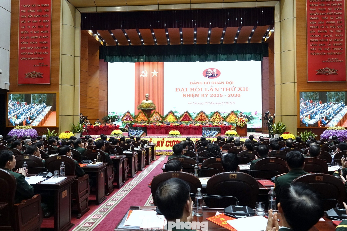 Dang bo Quan doi anh 9