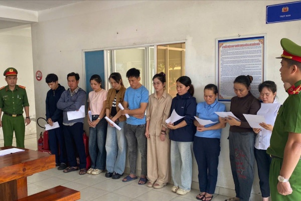 Khoi to 10 bi can trong vu truc loi bao hiem nhan tho hinh anh