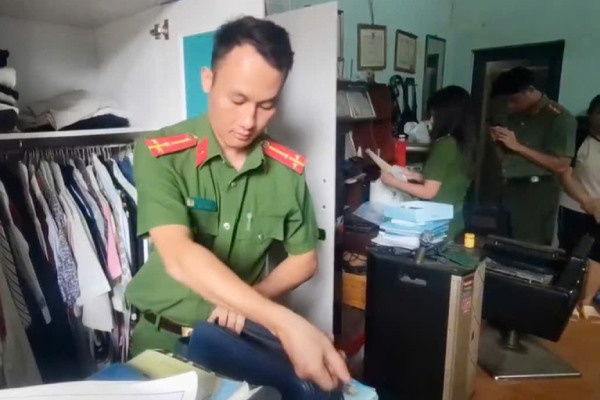 Kham xet noi o doi tuong hoat dong keu goi tu thien khong minh bach hinh anh