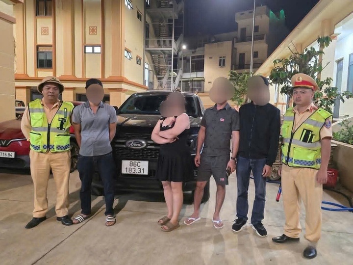 Tài xế bán tải ảnh 1 Tai xe ban tai anh 1