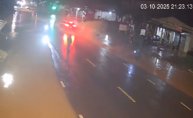 nu tai xe,  lao xe nhu bay anh 1