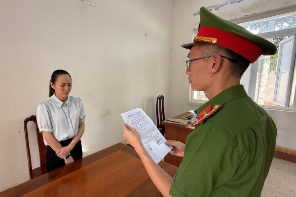 Tai xe oto tong chu tich xa tu vong khai khong nho uong bao nhieu bia hinh anh