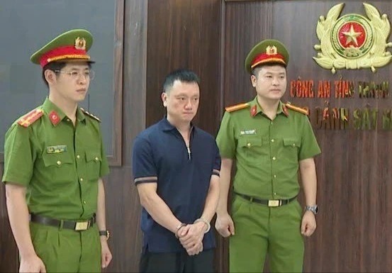Chuoi hoat dong phi phap cua giang ho Vi 'ngo' va Manh 'go' hinh anh