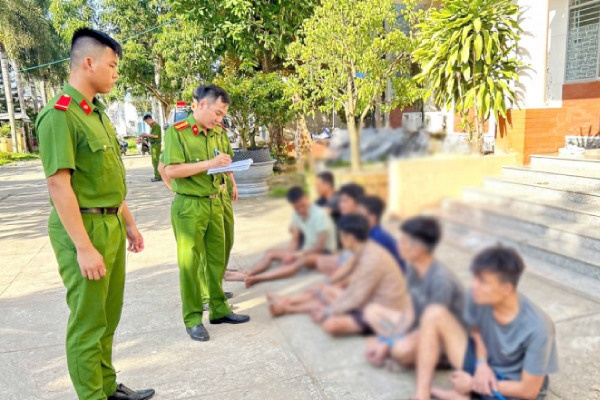 Vu 314 hoc vien tron khoi co so cai nghien: Tam giu 14 doi tuong hinh anh
