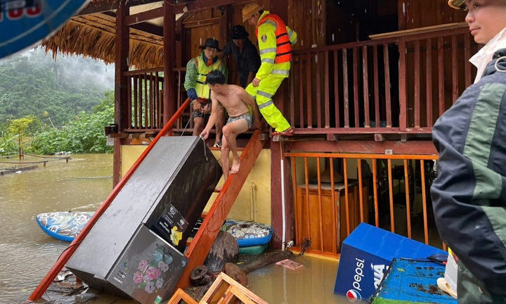 Lu song Cau ky luc anh 9