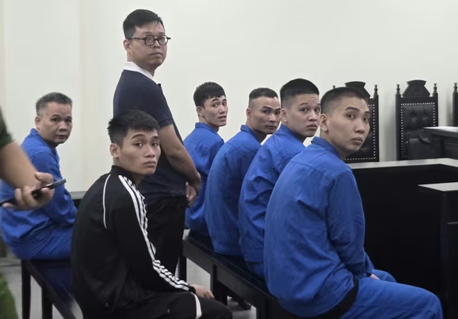 Mat tien ty,  Linh an tu anh 1