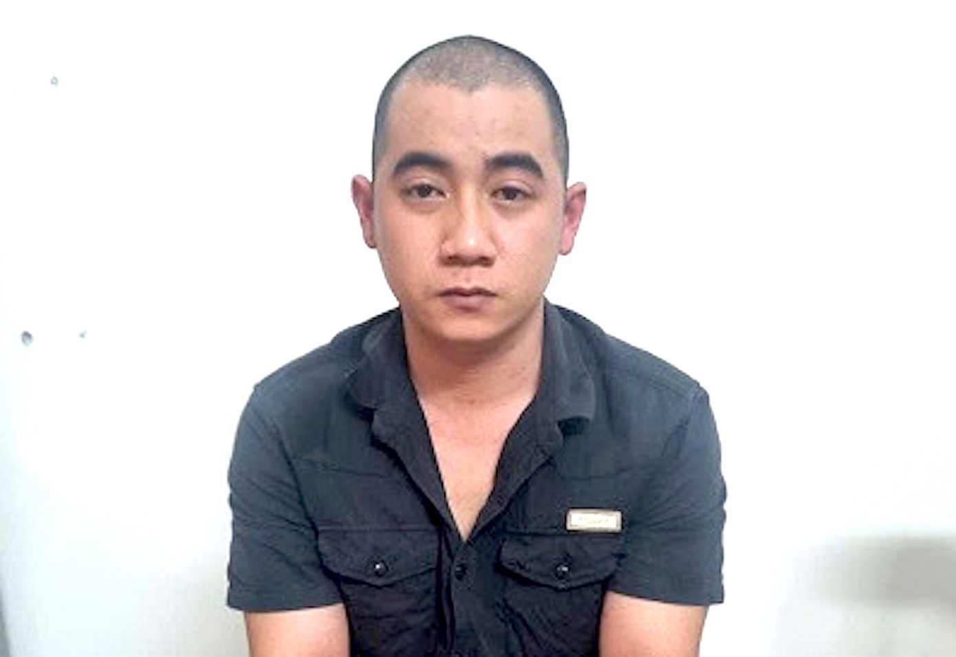 lao ôtô vào quán,  Ốc Nướng Ngon ảnh 1 lao oto vao quan,  Oc Nuong Ngon anh 1