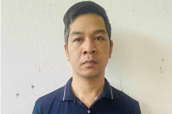 Khoi to nhan vien Cong ty Giao hang nhanh ve toi tham o tai san hinh anh