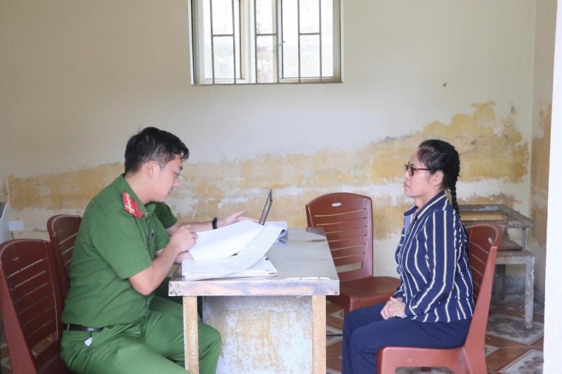 Agribank Thach Ha,  Ngan hang Agribank,  Chu tich Agribank,  Giam doc Agribank,  Nhan vien Agribank,  Ha Tinh,  Nguyen Thi Bich Thuy anh 2