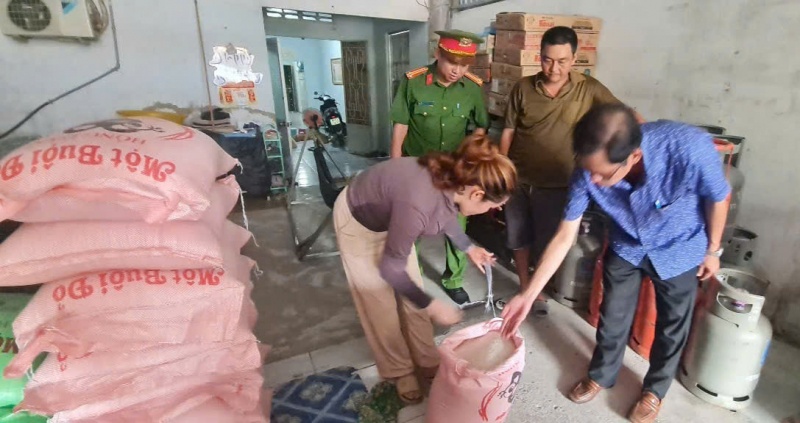 Phat mot doanh nghiep tren 300 trieu do vi pham quy dinh ve hang hoa hinh anh