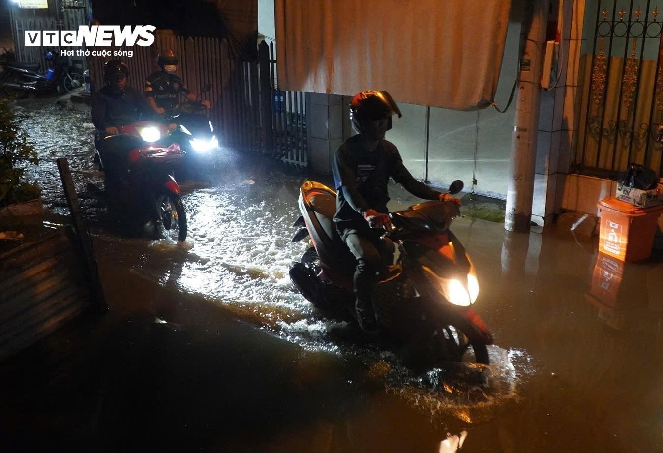 Trieu cuong ngap TP.HCM anh 5