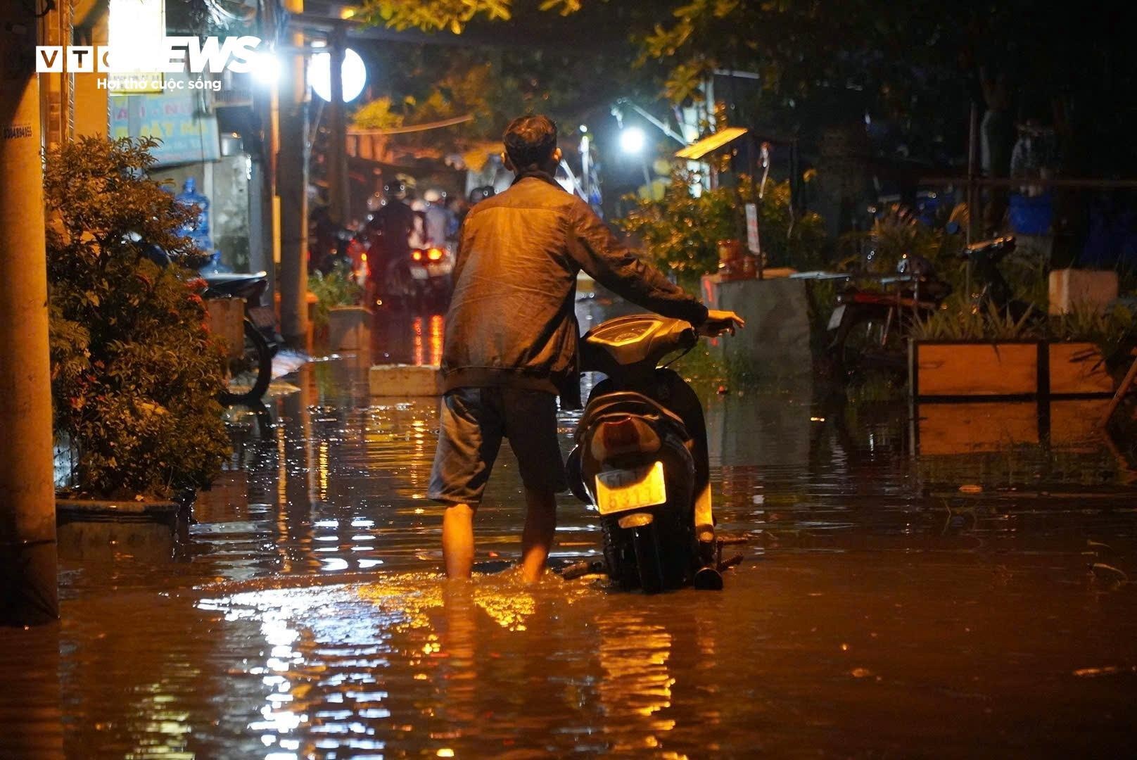 Trieu cuong ngap TP.HCM anh 6