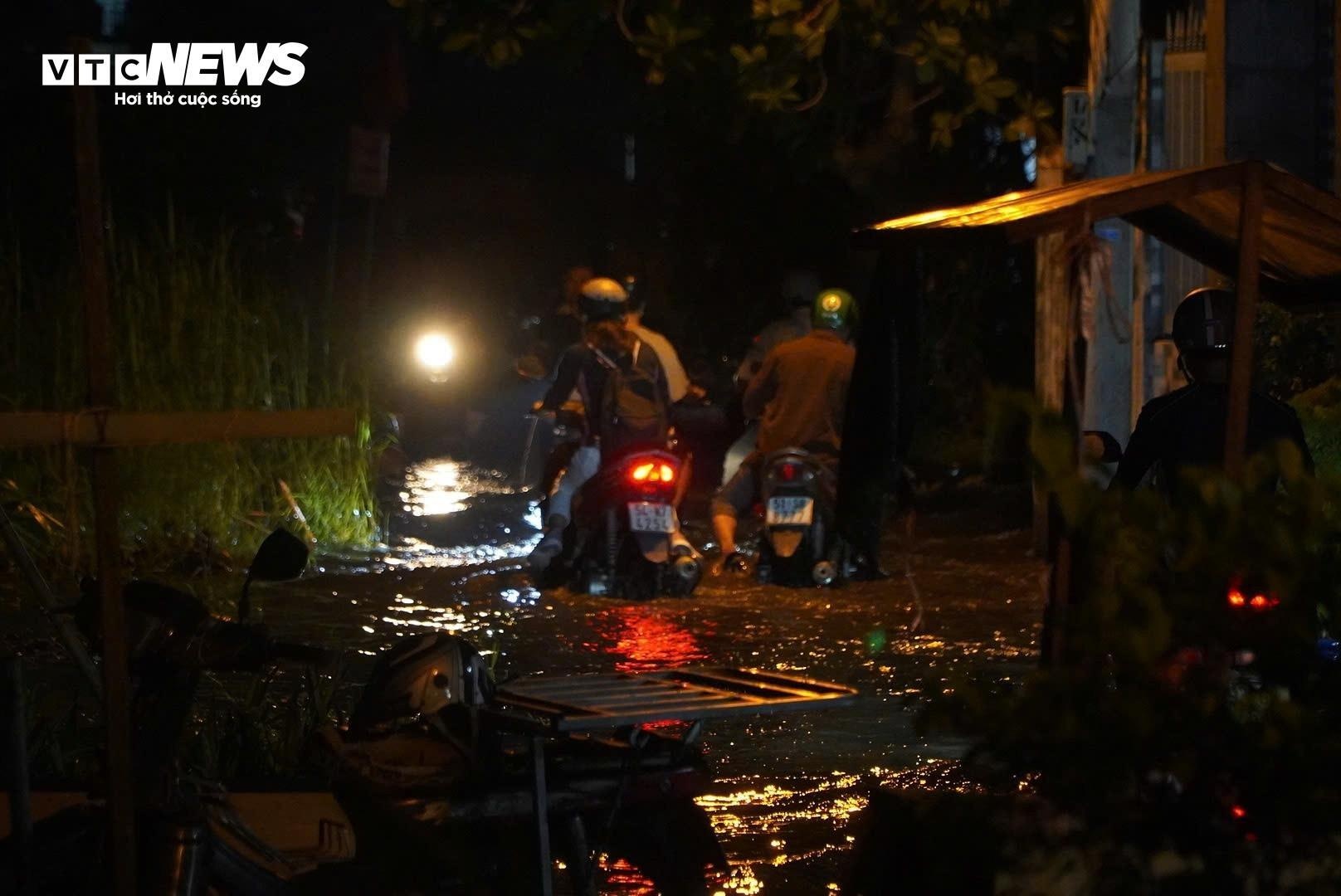 Trieu cuong ngap TP.HCM anh 7