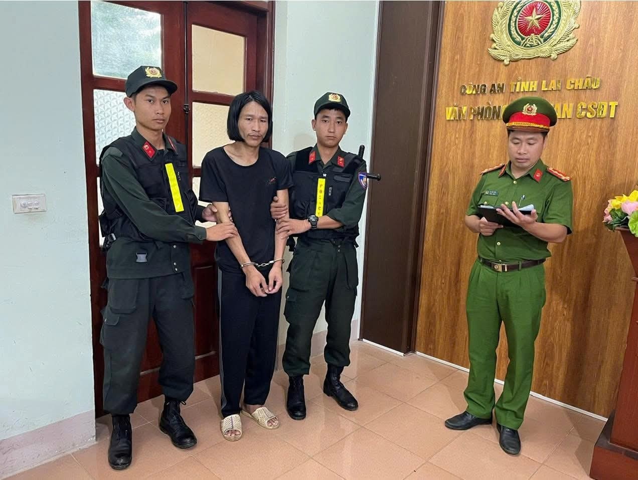 Sat hai hang xom do tranh chap ranh gioi dat hinh anh