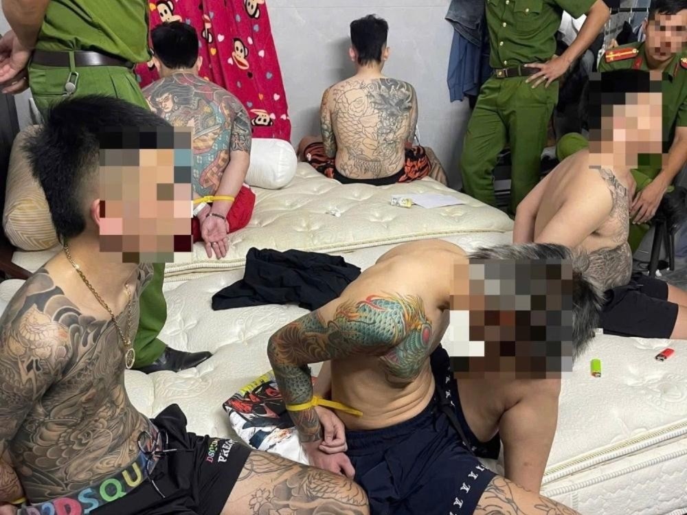 dùng tiệc ma túy ảnh 1 dung tiec ma tuy anh 1