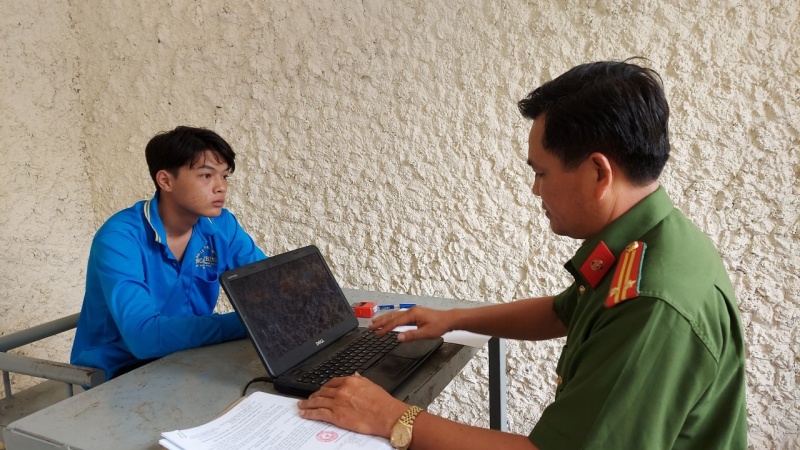 Den tiem vang rut 63 trieu, chuyen khoan tra 63.000 dong roi bo chay hinh anh