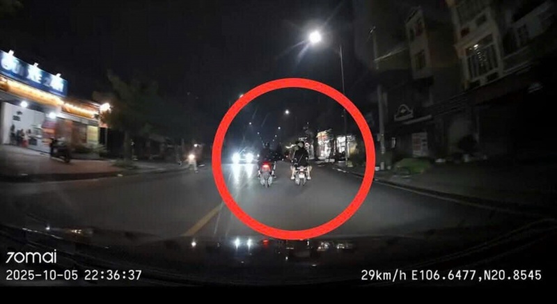 7 vu cuop giat,  Tren duong pho anh 1