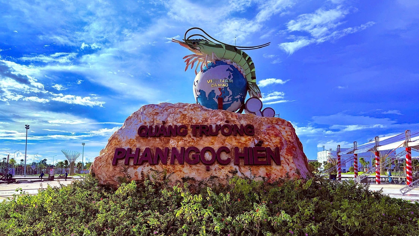 Tuong dai tom Ca Mau anh 1