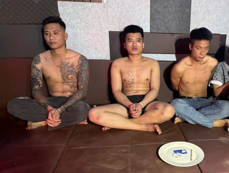 Quan karaoke anh 2