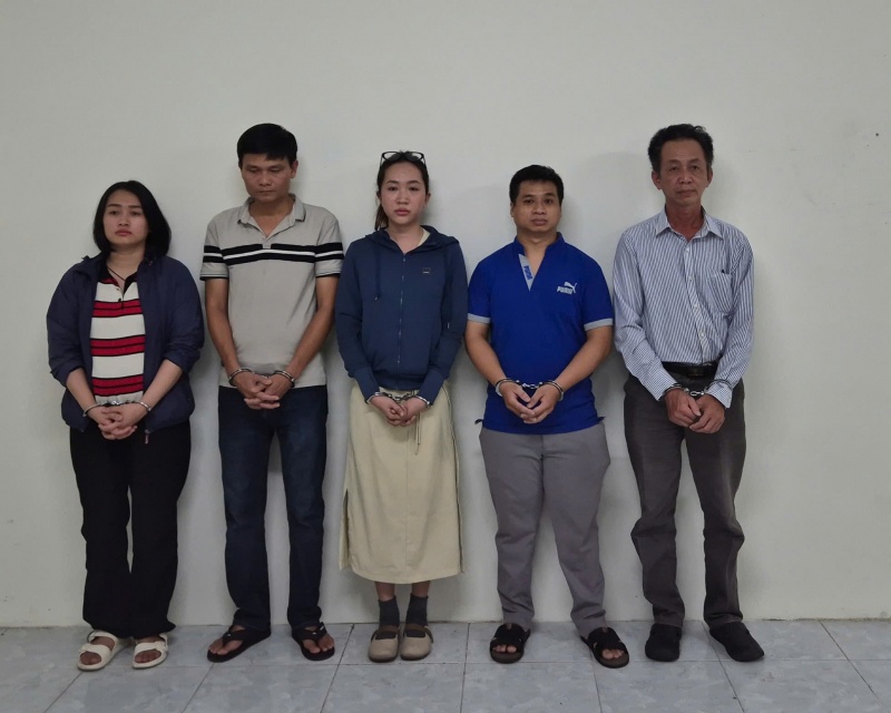 BV Tham my Paris,  Tham my Paris,  Phau thuat anh 1