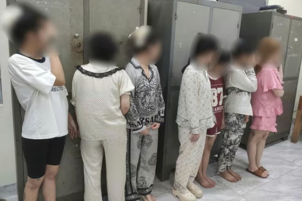 Dot kich quan karaoke Venus, phat hien 18 doi tuong duong tinh ma tuy hinh anh