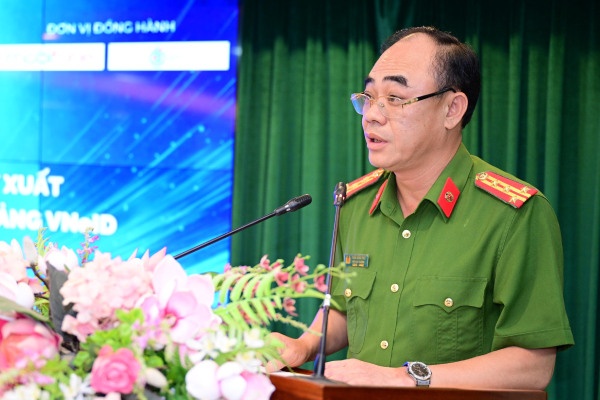 Cong bo he thong truy xuat nguon goc hoa chat, tien chat tren VNeID hinh anh