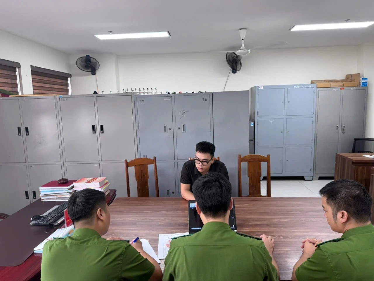 2 admin trang,  Beat 36 Thanh Hoa anh 1