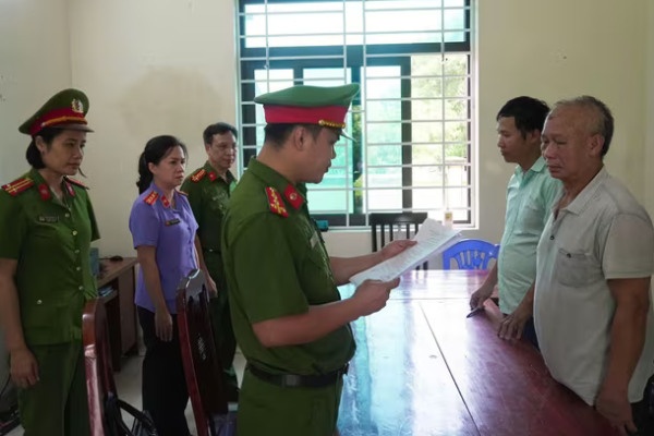 Kho dong lanh tru hon 37 tan thit lon nhiem virus gay benh dich hinh anh