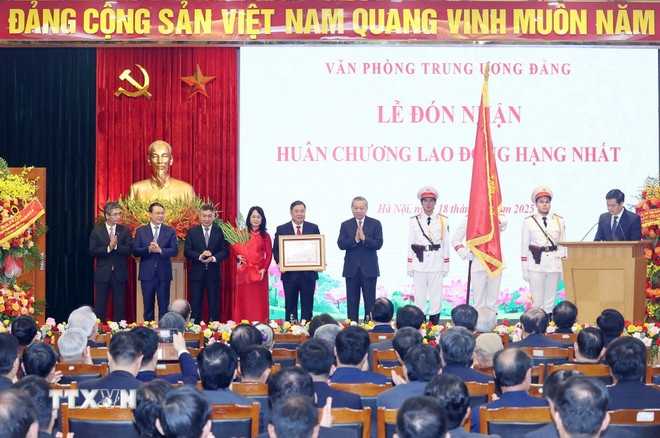 Tong Bi thu anh 2