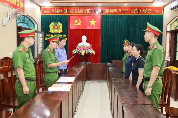 Nhiem ta chau Phi,  ban kiem loi anh 1