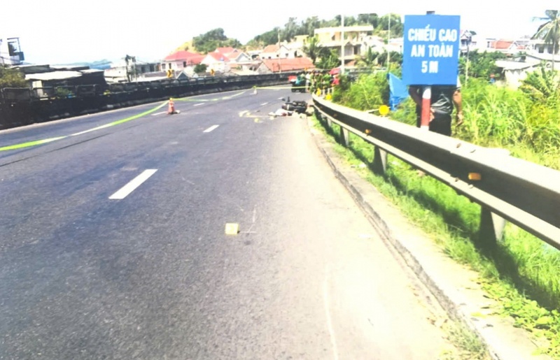 Khoi to tai xe anh 1