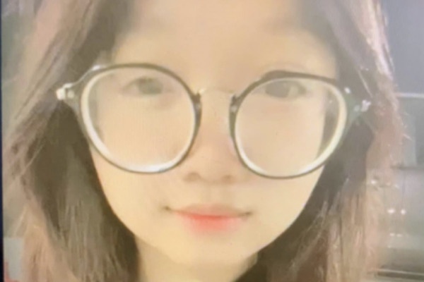 Tim nu sinh lop 10 mat tich hinh anh