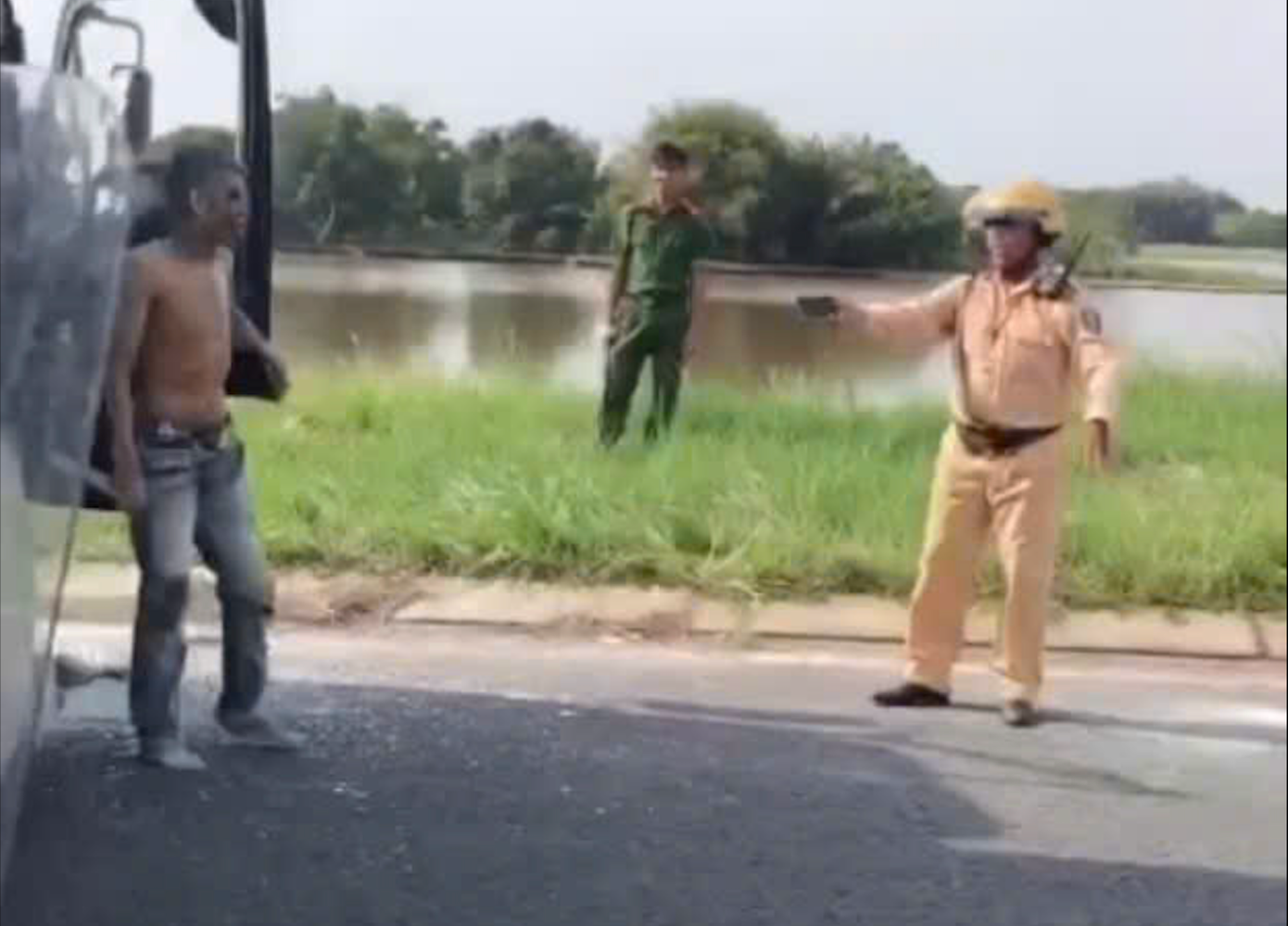 lai xe tai,  ngao da,  lang lach anh 1